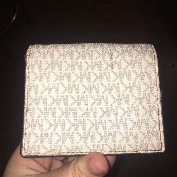 Real mk wallet MAKE OFFER CLOSET CLEAR OUT MUST GO - Picture 3 of 8
